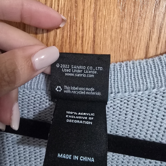 EUC Cinnamoroll Embroidered Girls Oversized Cardigan - Picture 9 of 10